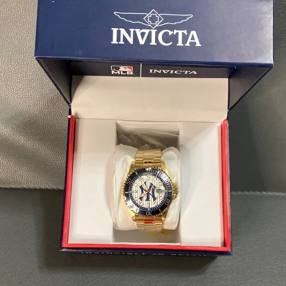 Invicta Pro Diver NY Yankees Edition Men's Watch - 43mm - Picture 2 of 7